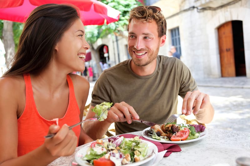 Restaurant tourists couple